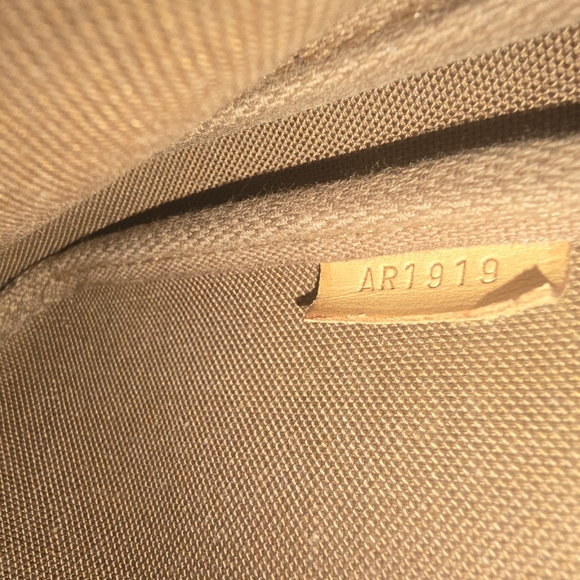 Louis Vuitton Signiture Brown Mono Pochette W/ LV Chain (EUC)(COA)✨️ - Picture 8 of 9